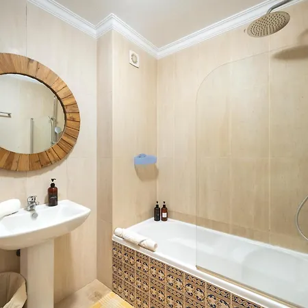Vakantiehuis Big Wave Front Row - Two Bedroom Nazaré