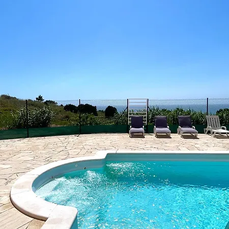 Nativo Big Wave Front Row 2br Holiday home Nazare